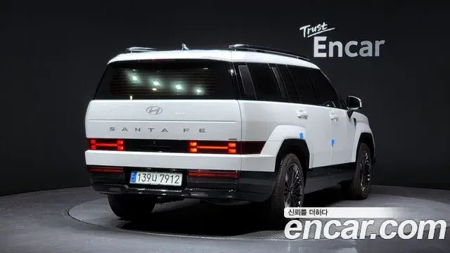 Hyundai Santa Fe 2023 — Photo 6/20