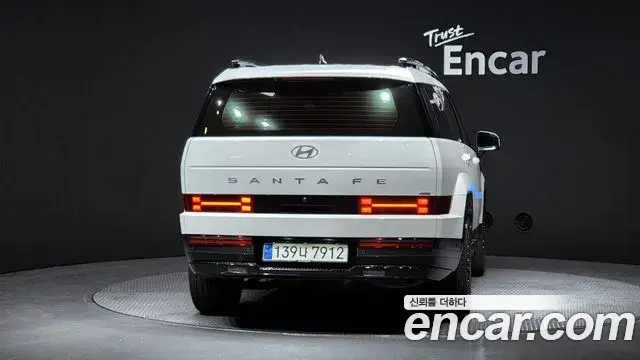 Hyundai Santa Fe 2023 — Photo 18/20