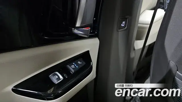 Kia Carnival 2021 — ფოტო 2/20