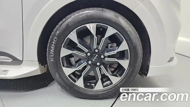 Kia Carnival 2021 — ფოტო 12/20