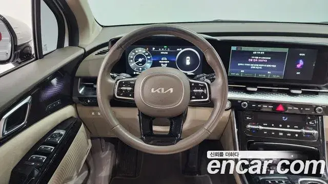 Kia Carnival 2021 — ფოტო 3/20