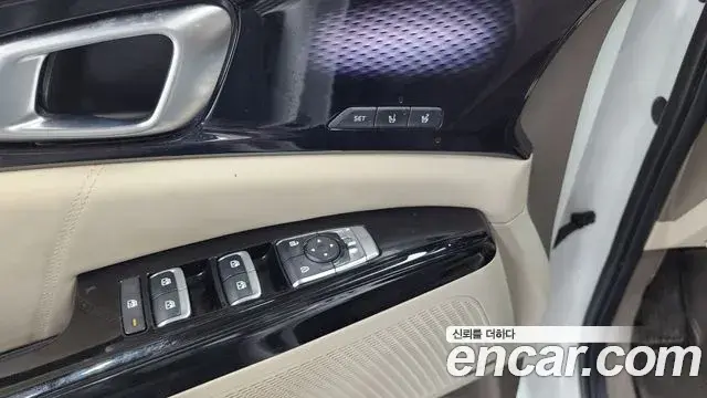 Kia Carnival 2021 — ფოტო 2/20