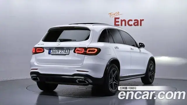 Mercedes-Benz GLC-Class 2022 — Photo 19/20