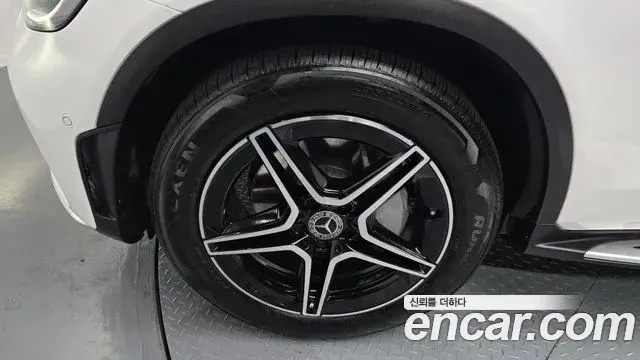 Mercedes-Benz GLC-Class 2022 — Photo 11/20