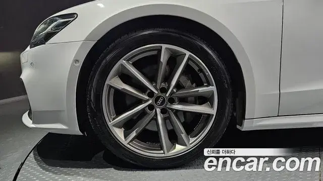 Audi A7 2021 — Şəkil 10/20