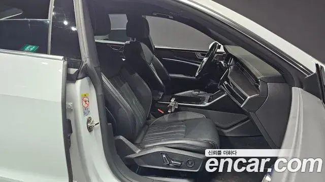 Audi A7 2021 — Şəkil 18/20