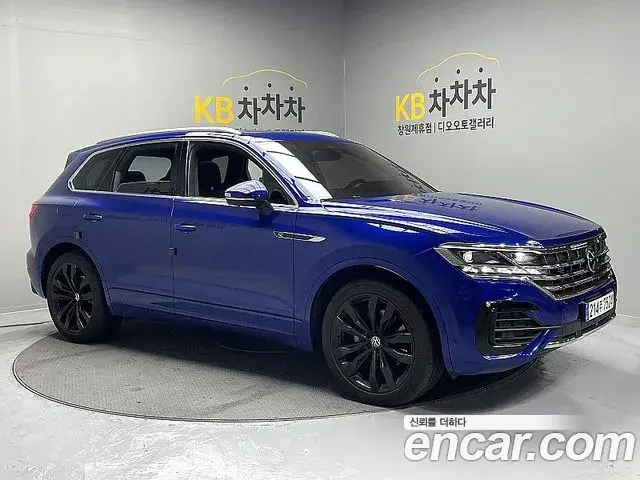 Volkswagen Touareg 2023 — Photo 14/20