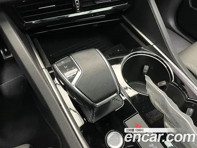 Volkswagen Touareg 2023 — Photo 15/20