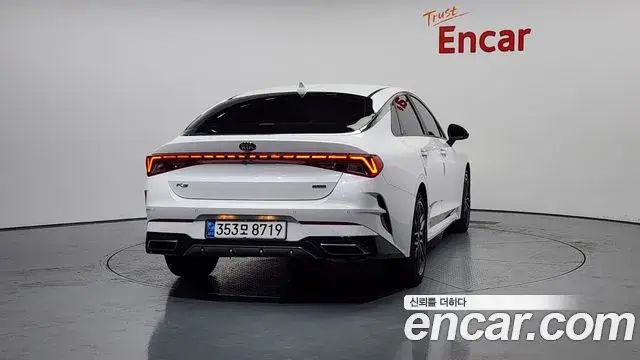 Kia K5 2021 — ფოტო 11/20