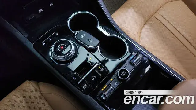 Kia K5 2021 — ფოტო 9/20