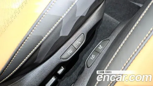 Kia Carnival 2022 — Photo 2/20