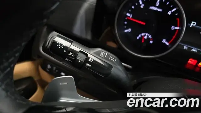 Kia Carnival 2020 — Şəkil 14/20