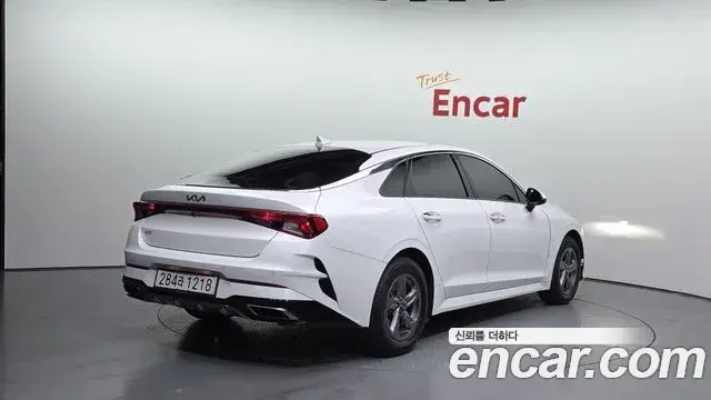 Kia K5 2023 — Şəkil 15/20