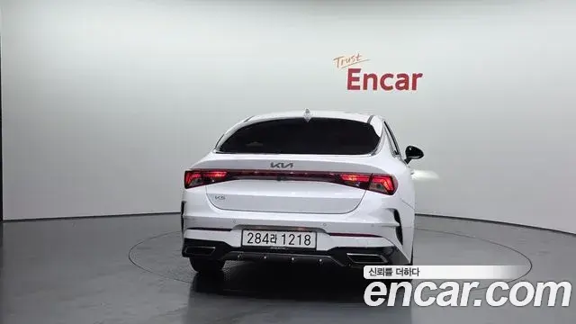 Kia K5 2023 — Şəkil 10/20