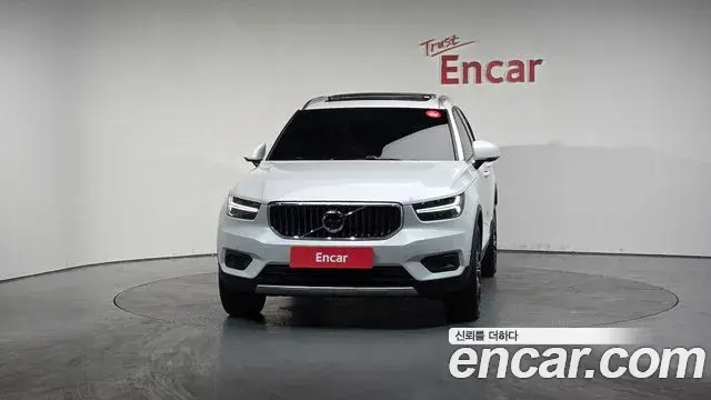 Volvo XC40 2020 — Фото 3/20