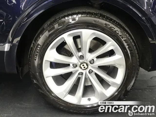 Bentley Bentayga 2020 — Photo 14/20