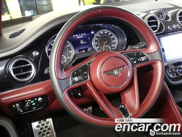 Bentley Bentayga 2020 — Photo 16/20