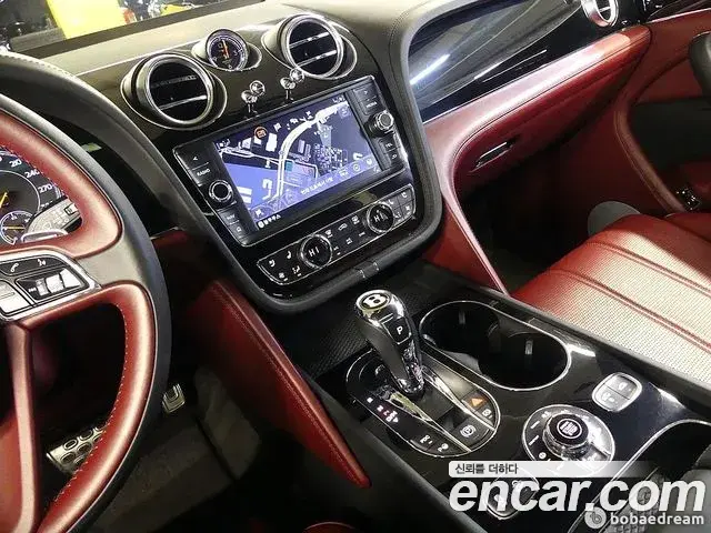Bentley Bentayga 2020 — Photo 15/20