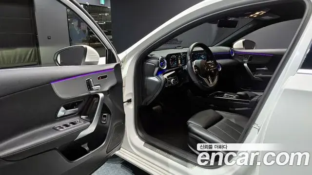 Mercedes-Benz A-Class 2022 — ფოტო 17/20