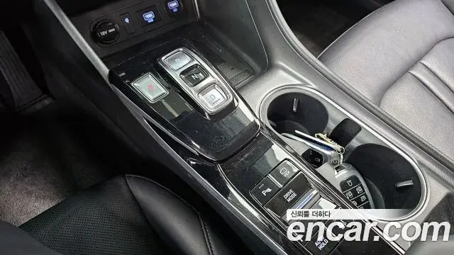 Hyundai Sonata Hybrid 2021 — Şəkil 19/20