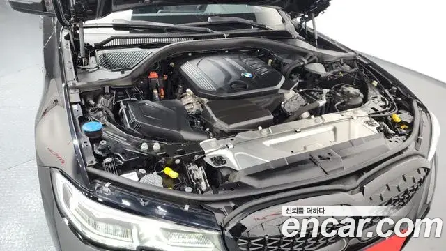 BMW 3 Series 2022 — Photo 15/20