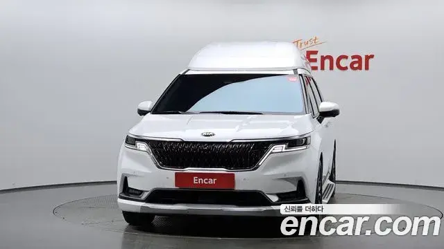 Kia Carnival 2021 — ფოტო 15/20