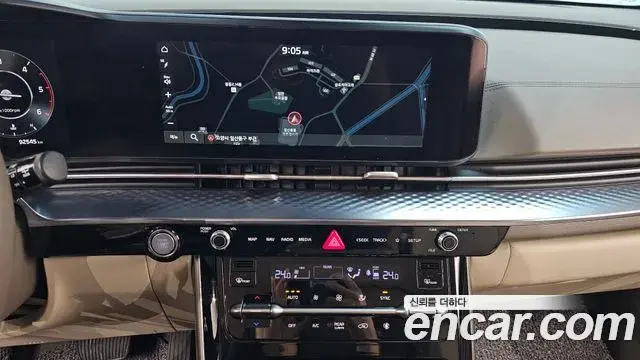 Kia Carnival 2021 — ფოტო 7/20