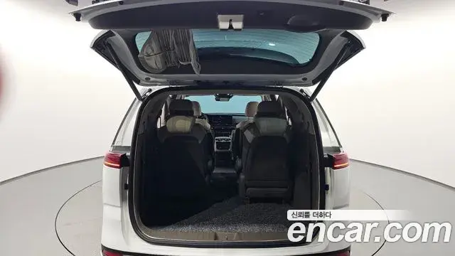 Kia Carnival 2021 — ფოტო 11/20