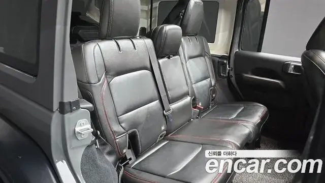 Jeep Wrangler 2022 — Фото 13/20