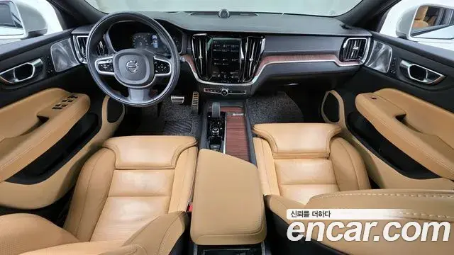 Volvo V60 Cross Country 2022 — ფოტო 2/20