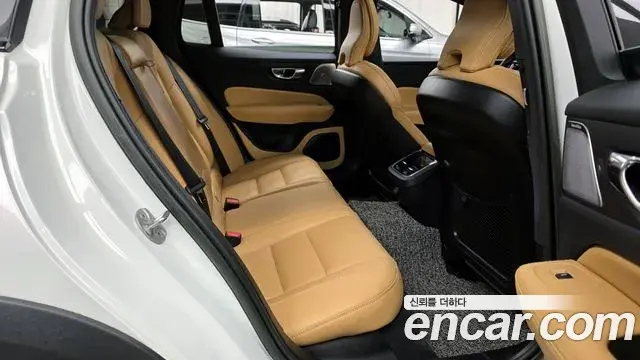 Volvo V60 Cross Country 2022 — ფოტო 11/20