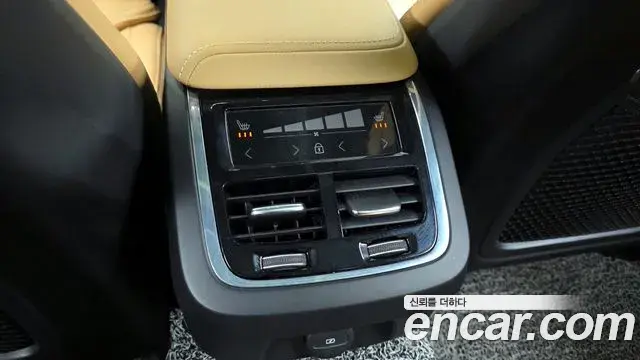 Volvo V60 Cross Country 2022 — ფოტო 14/20