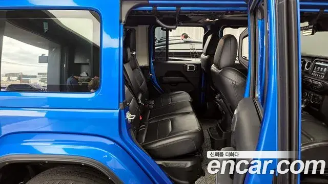 Jeep Wrangler 2022 — Фото 12/20