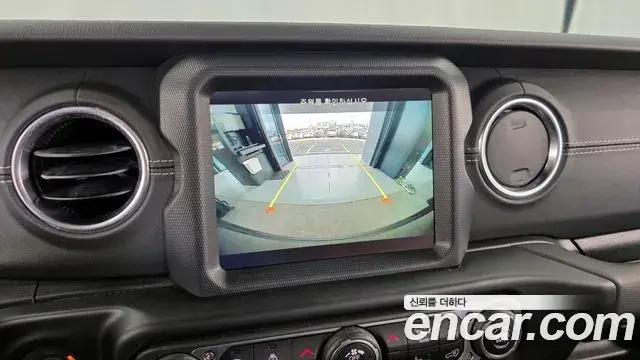 Jeep Wrangler 2022 — Фото 15/20