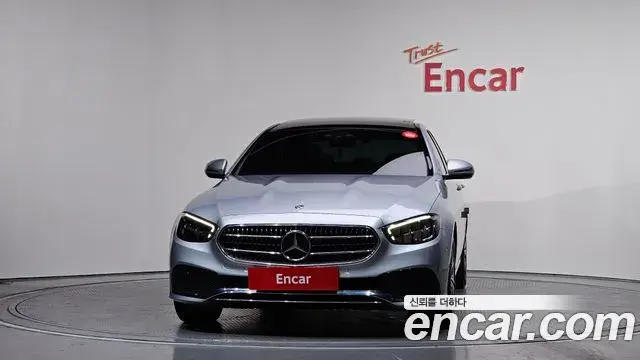 Mercedes-Benz E-Class 2020 — ფოტო 14/20