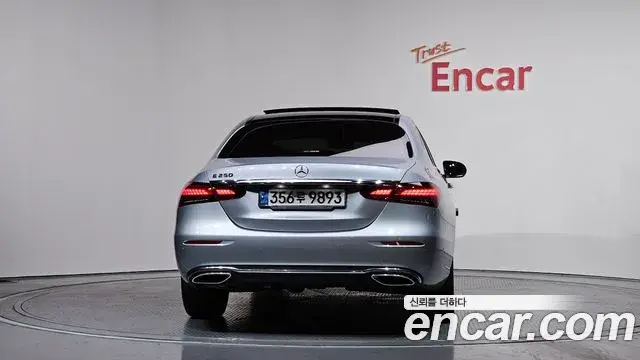 Mercedes-Benz E-Class 2020 — ფოტო 5/20