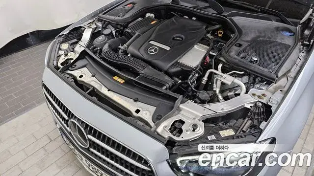 Mercedes-Benz E-Class 2020 — ფოტო 11/20