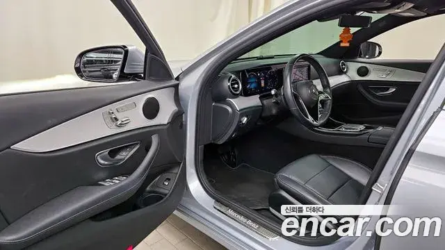 Mercedes-Benz E-Class 2020 — ფოტო 13/20