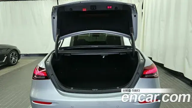 Mercedes-Benz E-Class 2020 — ფოტო 3/20