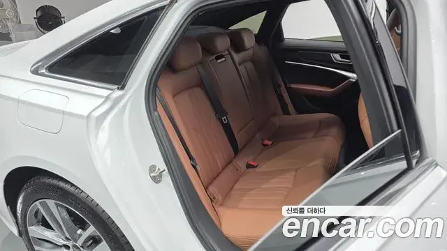 Audi A6 2021 — Şəkil 14/20