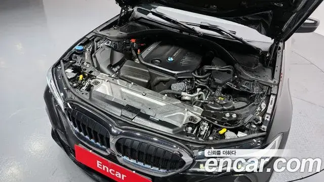 BMW 3 Series 2021 — Photo 8/20