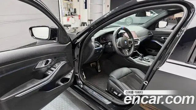 BMW 3 Series 2021 — Photo 11/20