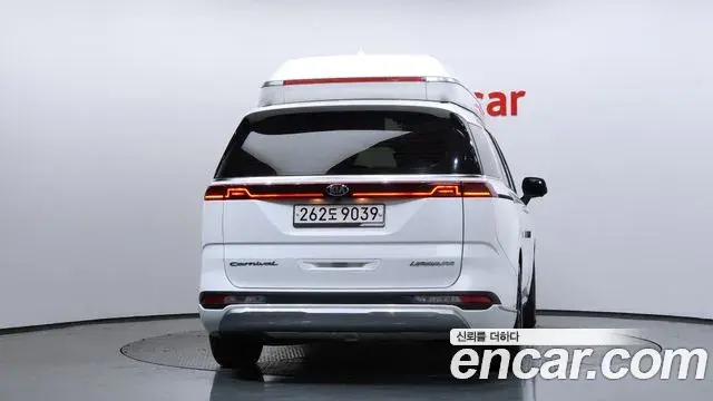 Kia Carnival 2021 — Photo 4/20