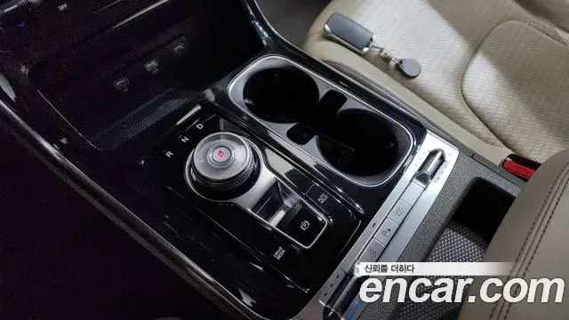 Kia Carnival 2021 — Photo 9/20