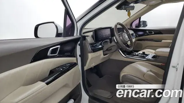 Kia Carnival 2021 — Photo 10/20