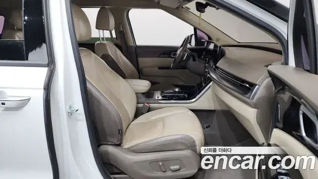 Kia Carnival 2021 — Photo 11/20