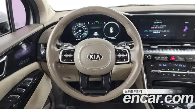 Kia Carnival 2021 — Photo 13/20