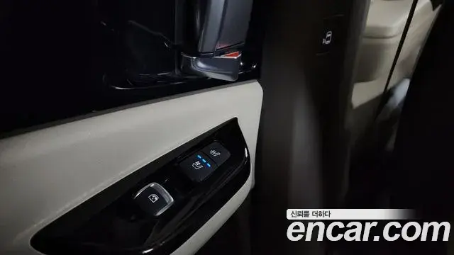 Kia Carnival 2021 — Photo 18/20