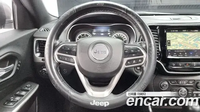 Jeep Cherokee 2021 — Фото 13/20