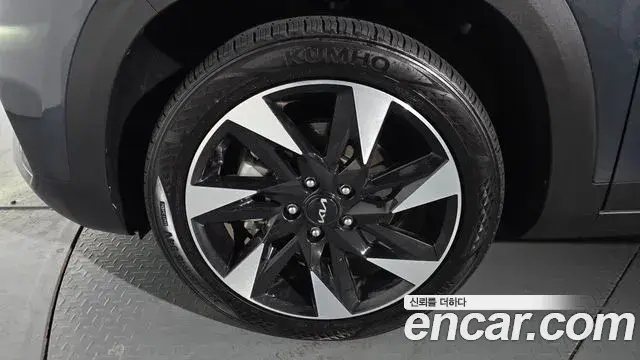 Kia Seltos 2021 — Şəkil 19/20